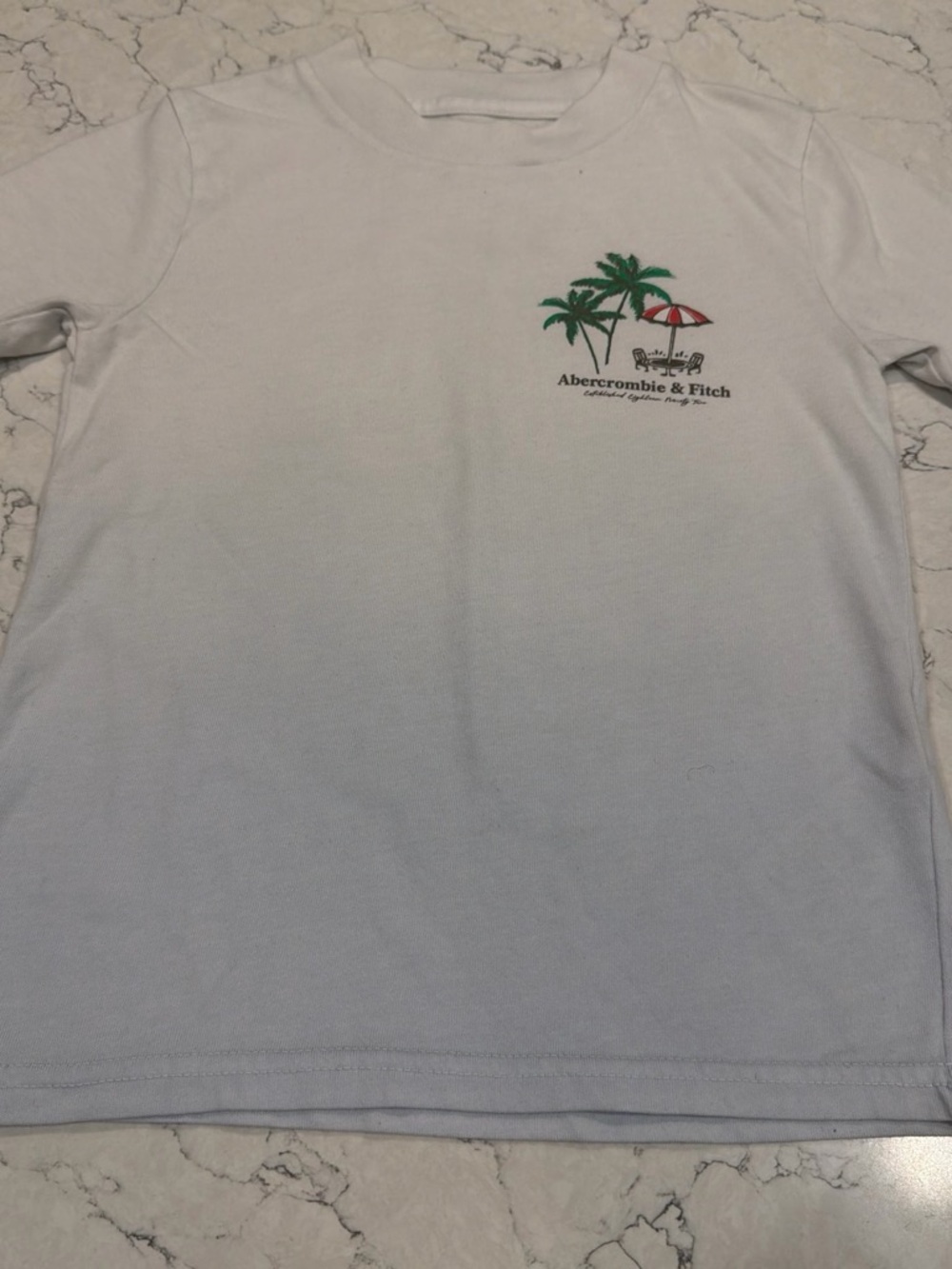 Abercrombie & Fitch White Short Sleeve Tee with Palm & Umbrella Graphic